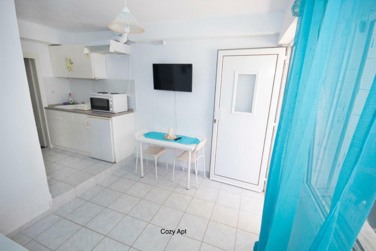 Aello Sea-Seafront Apartments Skála Foúrkas Eksteriør billede